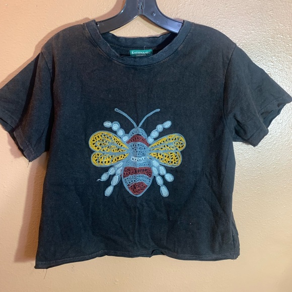 Kathmandu Tops - Kathmandu Imports Nepal Embroidered Bee Crop T-Shirt -L